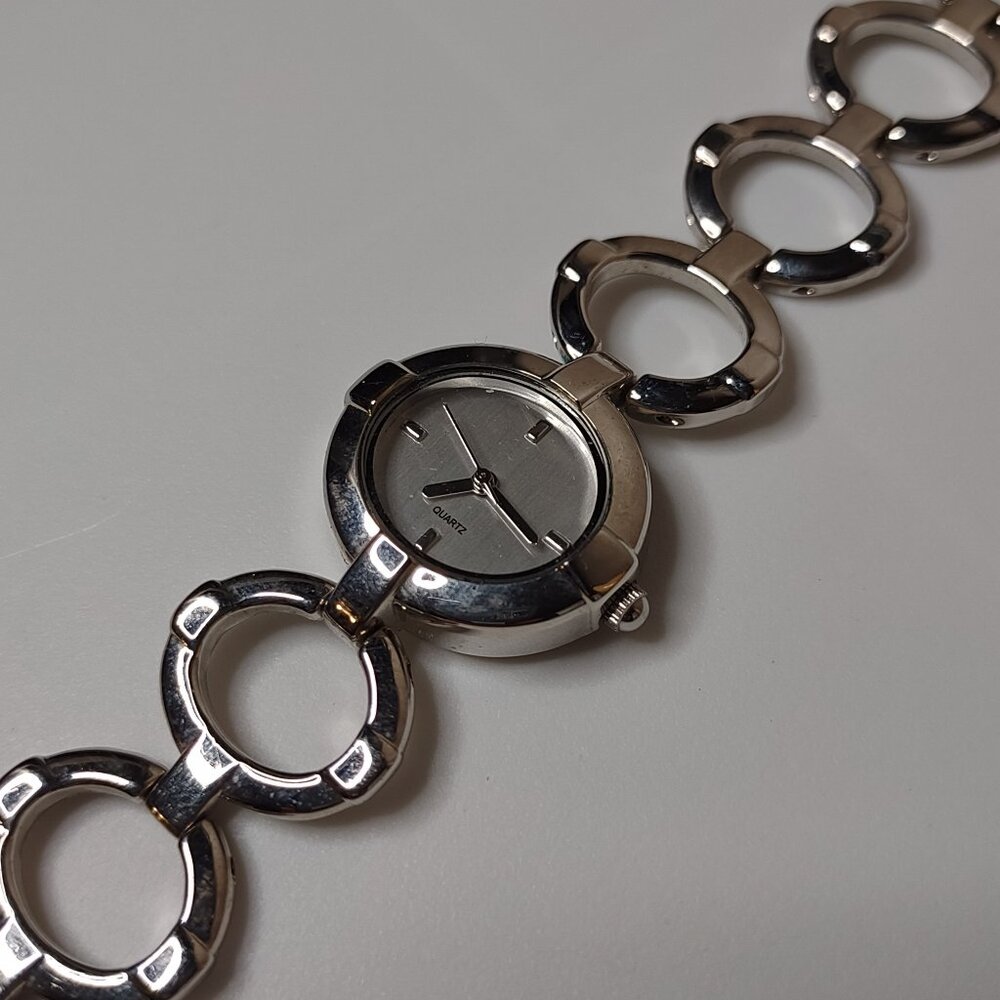 Silver Tone Metal Watch With Oval Link Band
